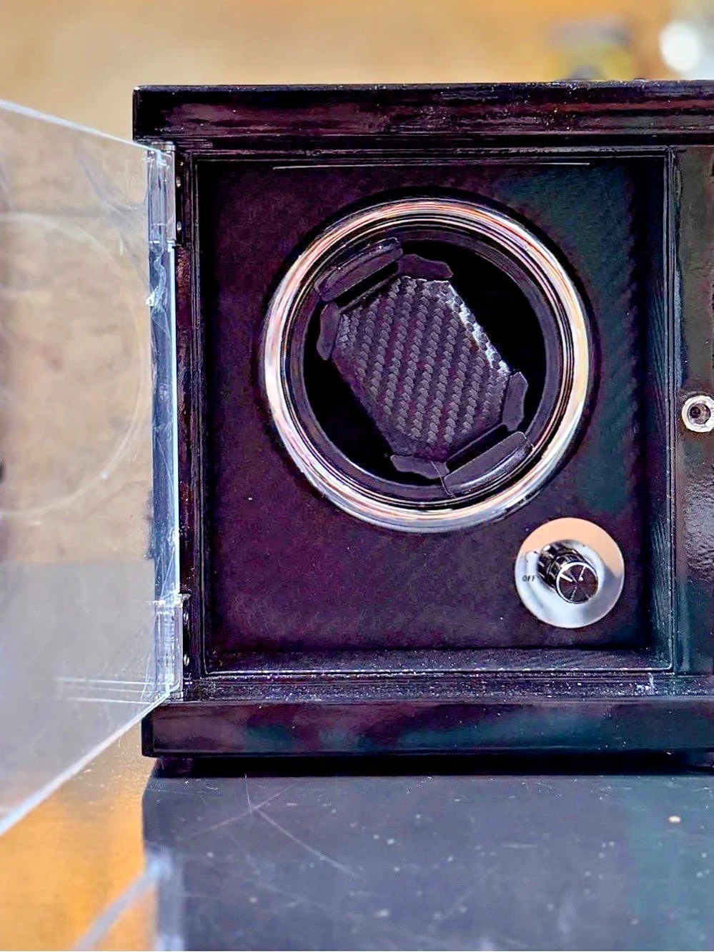 LUXURY AUTOMATIC SINGLE WATCH WINDER – BLACK DISPLAY CASE